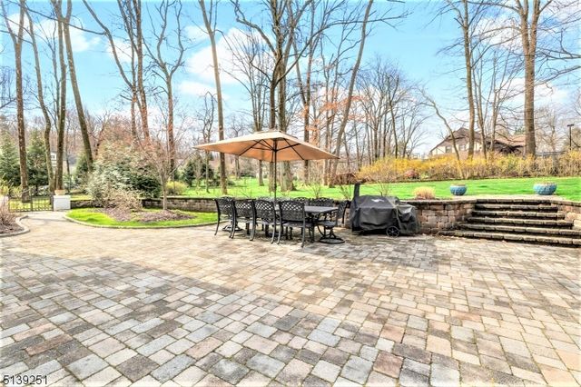 5 Sherwood Dr, Watchung Boro, NJ 07069
