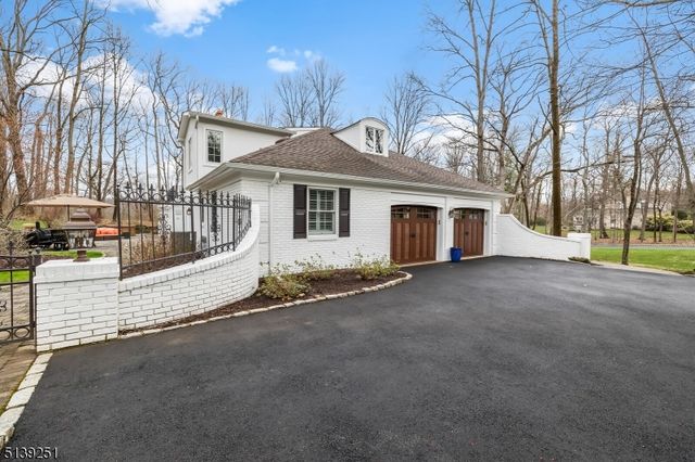 5 Sherwood Dr, Watchung Boro, NJ 07069