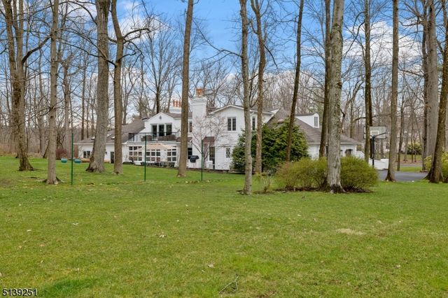 5 Sherwood Dr, Watchung Boro, NJ 07069