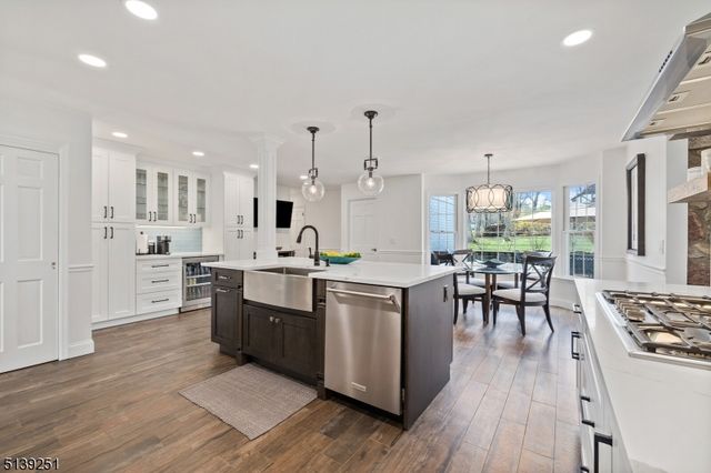 5 Sherwood Dr, Watchung Boro, NJ 07069