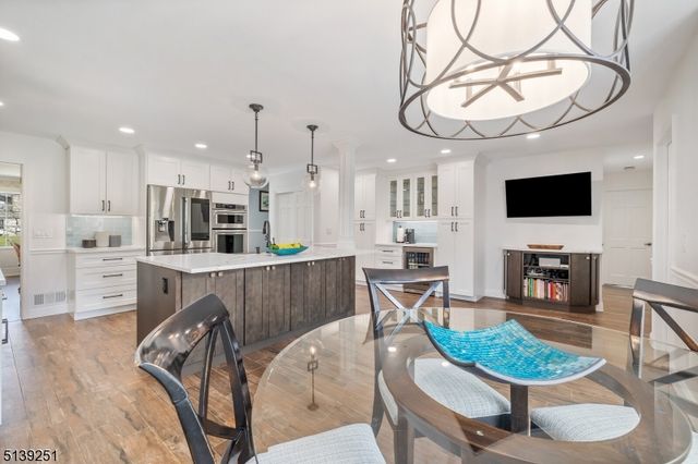 5 Sherwood Dr, Watchung Boro, NJ 07069