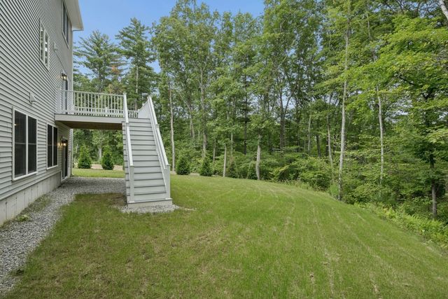 15 Gaskins Ln, Ayer, MA 01432