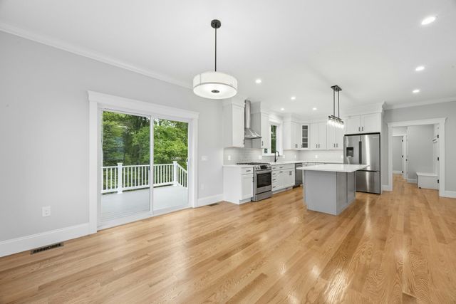 15 Gaskins Ln, Ayer, MA 01432