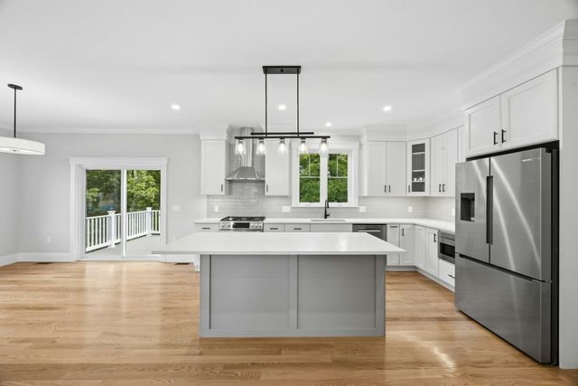 15 Gaskins Ln, Ayer, MA 01432