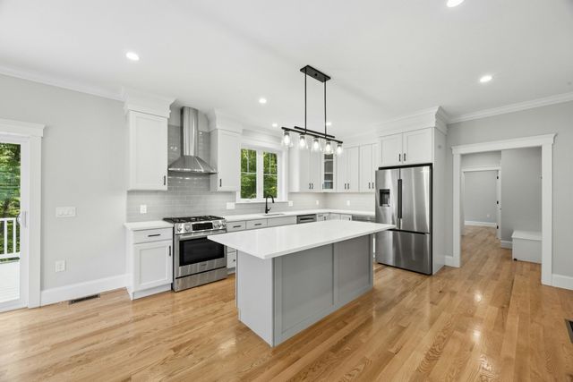 15 Gaskins Ln, Ayer, MA 01432