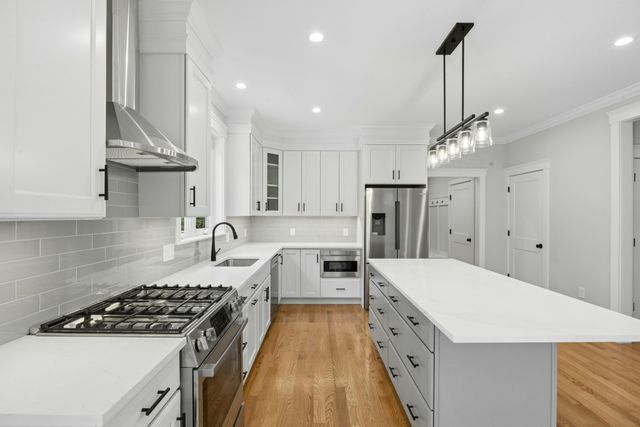 15 Gaskins Ln, Ayer, MA 01432