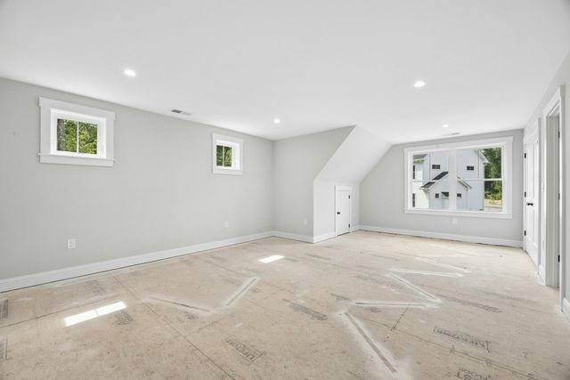 15 Gaskins Ln, Ayer, MA 01432