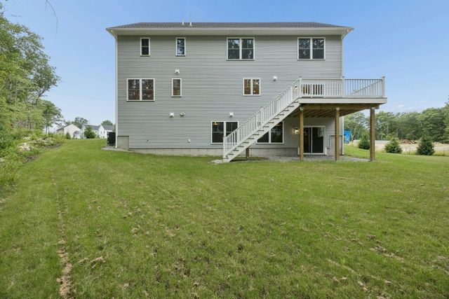 15 Gaskins Ln, Ayer, MA 01432