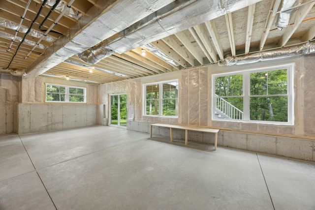 15 Gaskins Ln, Ayer, MA 01432