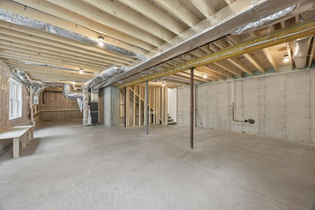 15 Gaskins Ln, Ayer, MA 01432