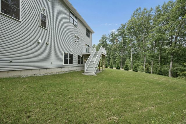 15 Gaskins Ln, Ayer, MA 01432