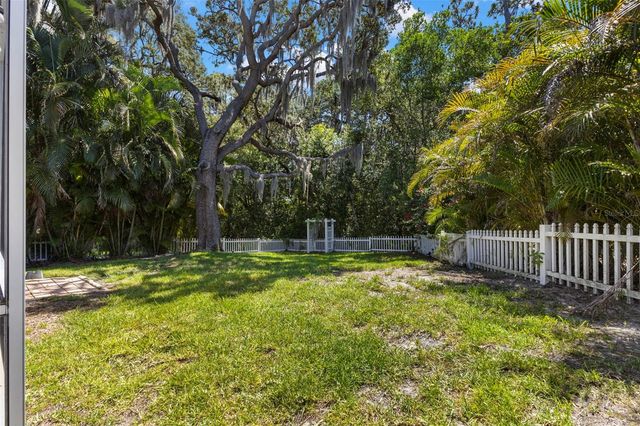 695 SALT LAKE DRIVE, Tarpon Springs, FL 34689