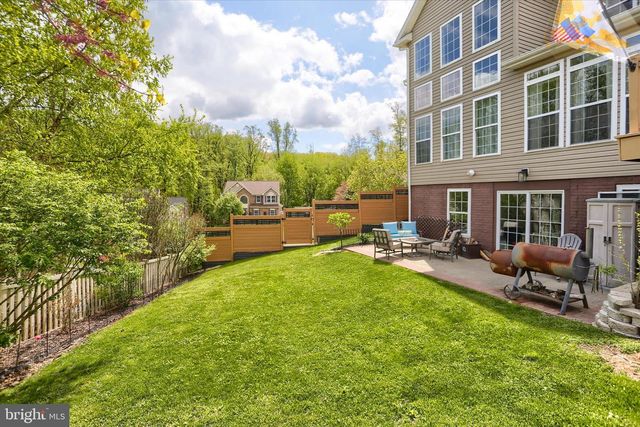 1080 CRANBERRY LN W, York, PA 17402