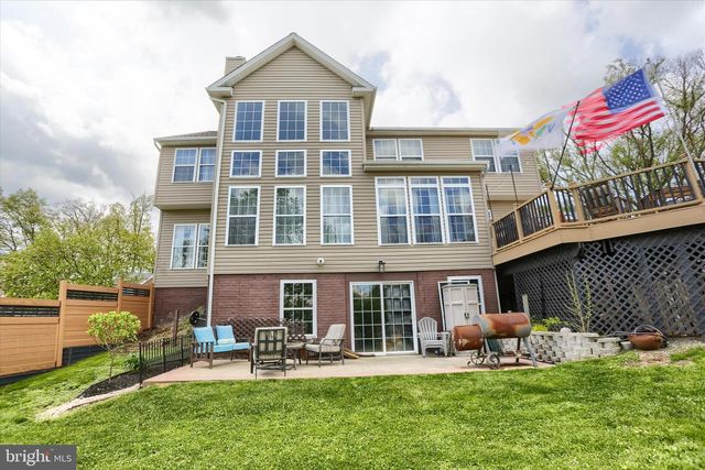 1080 CRANBERRY LN W, York, PA 17402