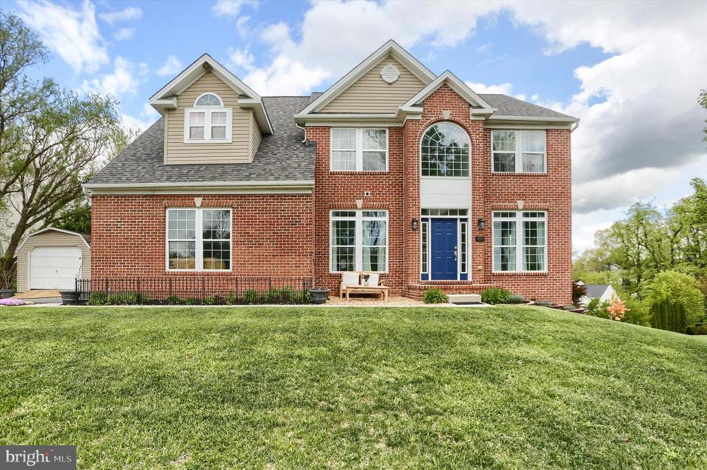 1080 CRANBERRY LN W, York, PA 17402