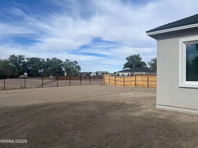 721 Rose Lane, Fernley, NV 89408