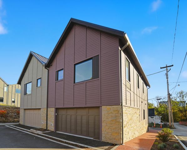 33 N Blacksmith Lane, Dublin, OH 43017