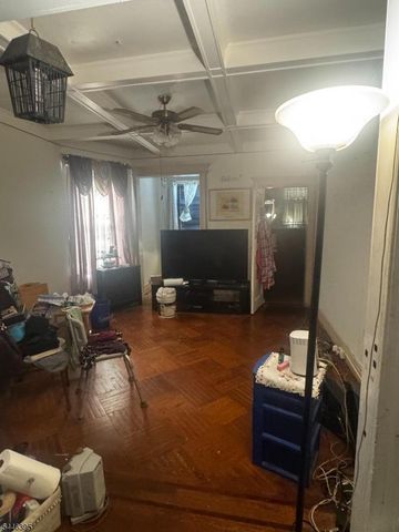 179 N Munn Ave, East Orange City, NJ 07017