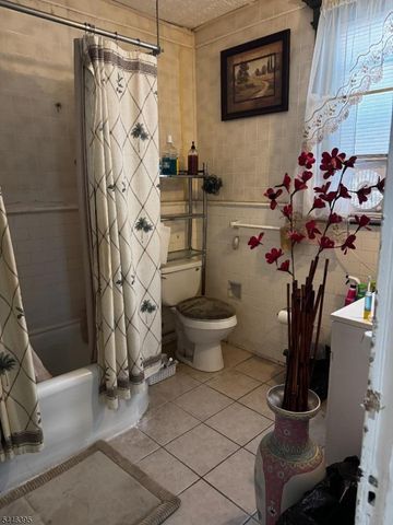 179 N Munn Ave, East Orange City, NJ 07017