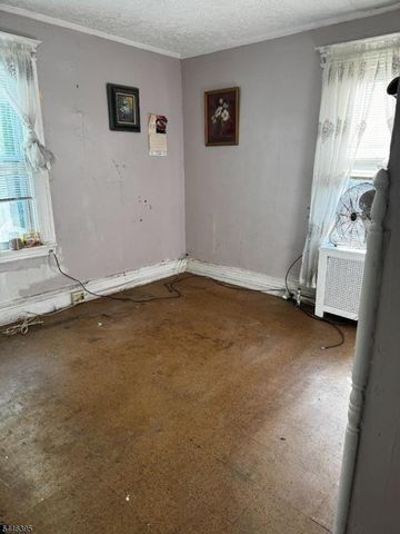 179 N Munn Ave, East Orange City, NJ 07017