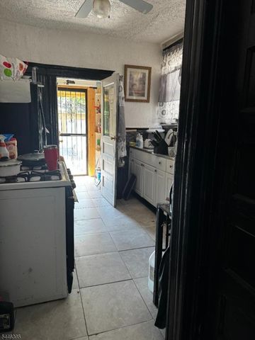 179 N Munn Ave, East Orange City, NJ 07017