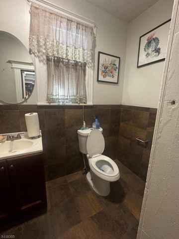 179 N Munn Ave, East Orange City, NJ 07017