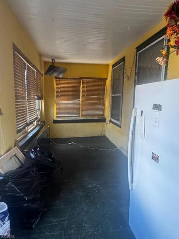 179 N Munn Ave, East Orange City, NJ 07017