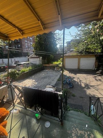 179 N Munn Ave, East Orange City, NJ 07017