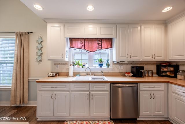 3520 Shadow Ridge Road N, Wilson, NC 27896