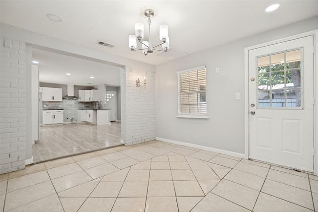 10406 Kinslow Drive, Dallas, TX 75217