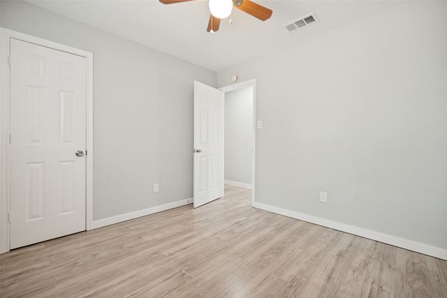 10406 Kinslow Drive, Dallas, TX 75217
