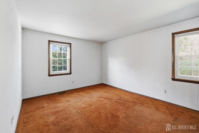 4 Walnut Street, Monroe, NJ 08831