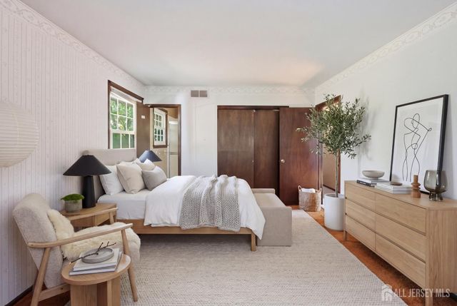 4 Walnut Street, Monroe, NJ 08831