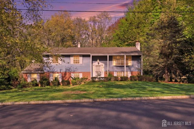 4 Walnut Street, Monroe, NJ 08831