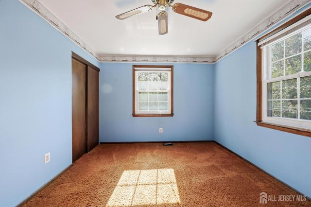 4 Walnut Street, Monroe, NJ 08831