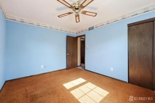 4 Walnut Street, Monroe, NJ 08831