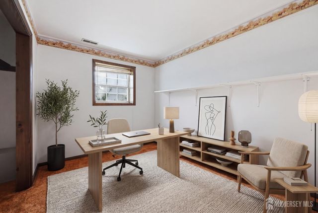 4 Walnut Street, Monroe, NJ 08831