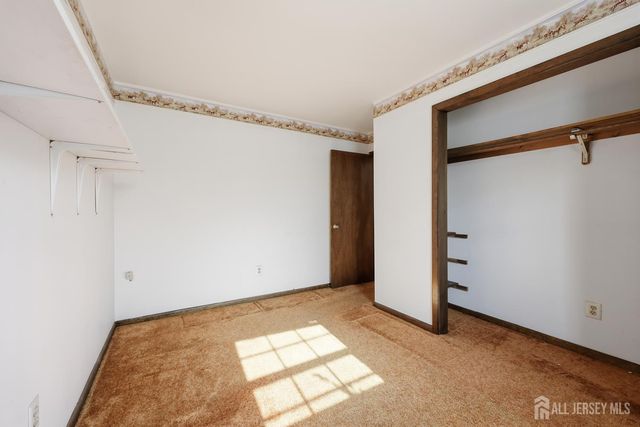 4 Walnut Street, Monroe, NJ 08831