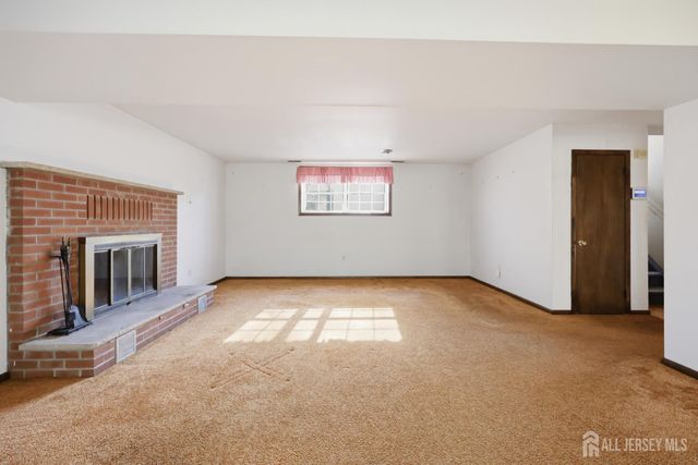 4 Walnut Street, Monroe, NJ 08831