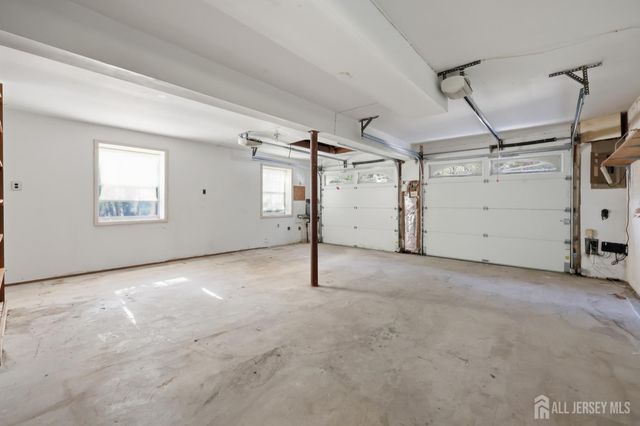 4 Walnut Street, Monroe, NJ 08831