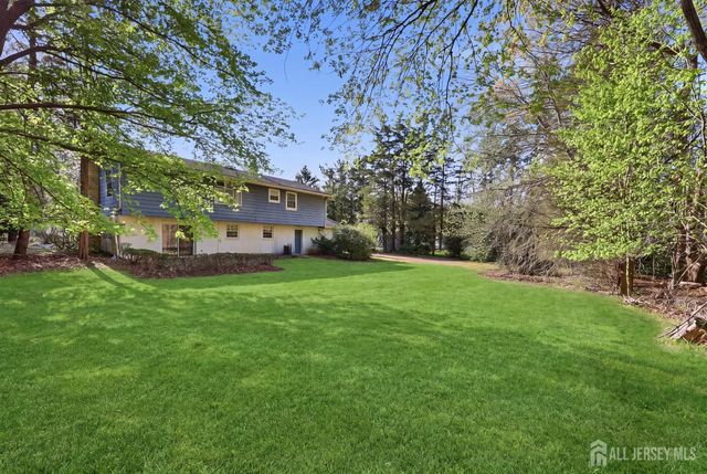 4 Walnut Street, Monroe, NJ 08831