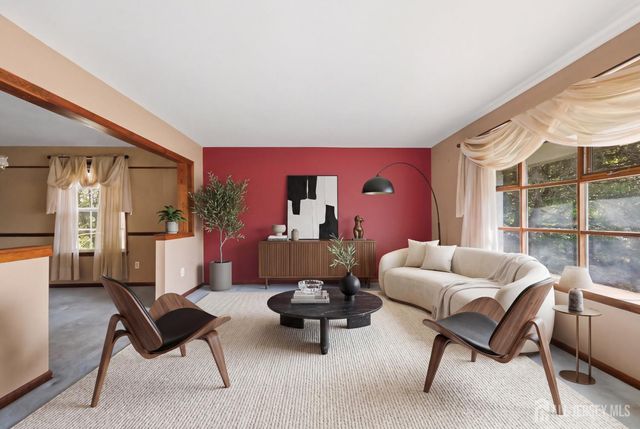 4 Walnut Street, Monroe, NJ 08831