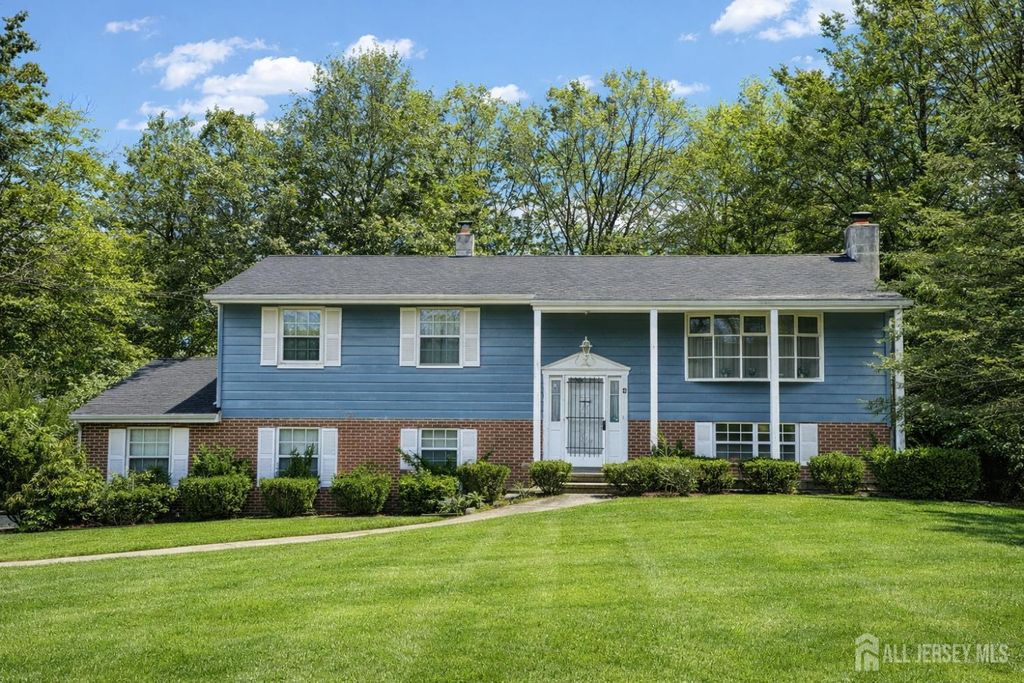 4 Walnut Street, Monroe, NJ 08831