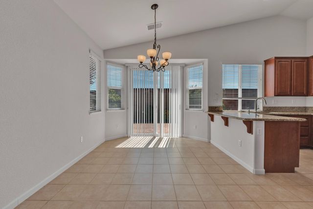 1992 Horseshoe Glen Cir, Folsom, CA 95630