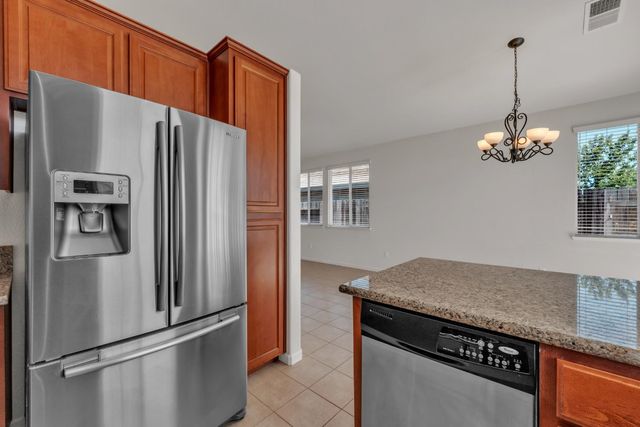 1992 Horseshoe Glen Cir, Folsom, CA 95630