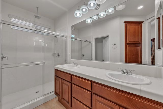 1992 Horseshoe Glen Cir, Folsom, CA 95630