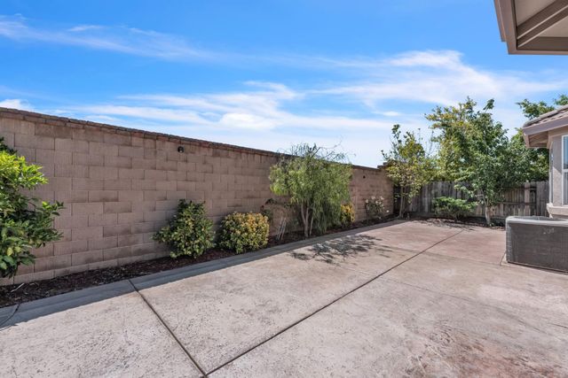 1992 Horseshoe Glen Cir, Folsom, CA 95630