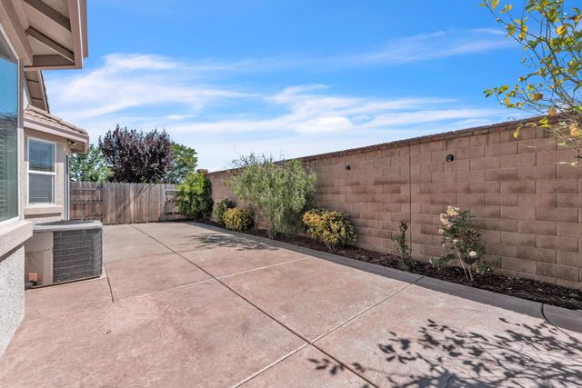 1992 Horseshoe Glen Cir, Folsom, CA 95630
