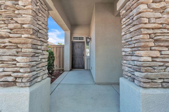 1992 Horseshoe Glen Cir, Folsom, CA 95630
