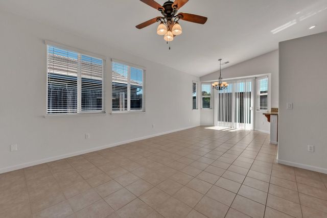 1992 Horseshoe Glen Cir, Folsom, CA 95630
